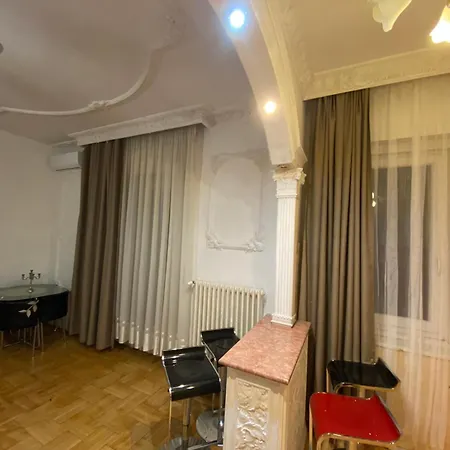 Heart Of The 2 Bedrooms, Living Rooms, Bathrooms, With Ac Boedapest