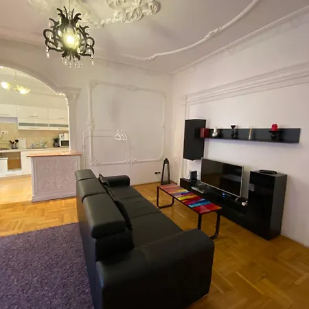 Apartamento Heart Of The 2 Bedrooms, Living Rooms, Bathrooms, With Ac Budapest