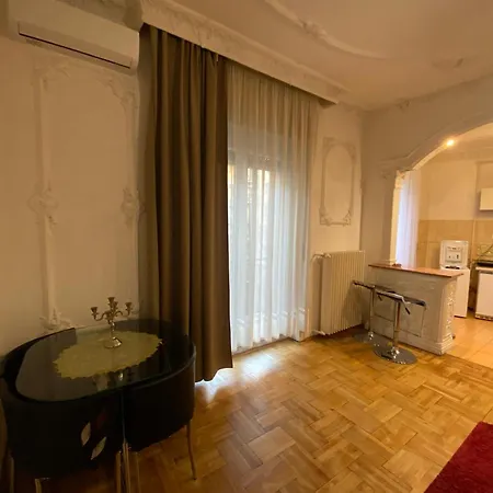 Apartment Heart Of The 2 Bedrooms, Living Rooms, Bathrooms, With Ac